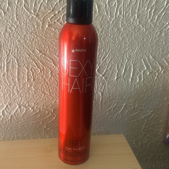 Sexy hair set brand new not used good for someone wanting volume in there hair - Picture 2 of 4